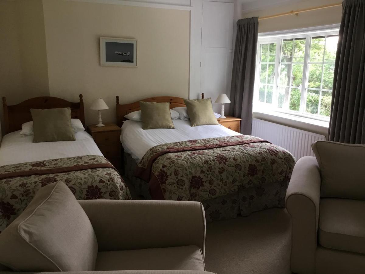 The Manor House Bed & Breakfast Crawley  Bagian luar foto