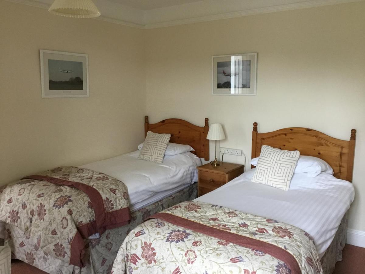 The Manor House Bed & Breakfast Crawley  Bagian luar foto