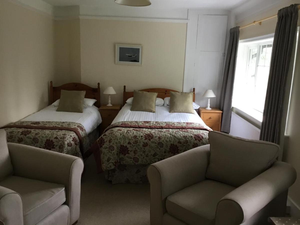 The Manor House Bed & Breakfast Crawley  Bagian luar foto