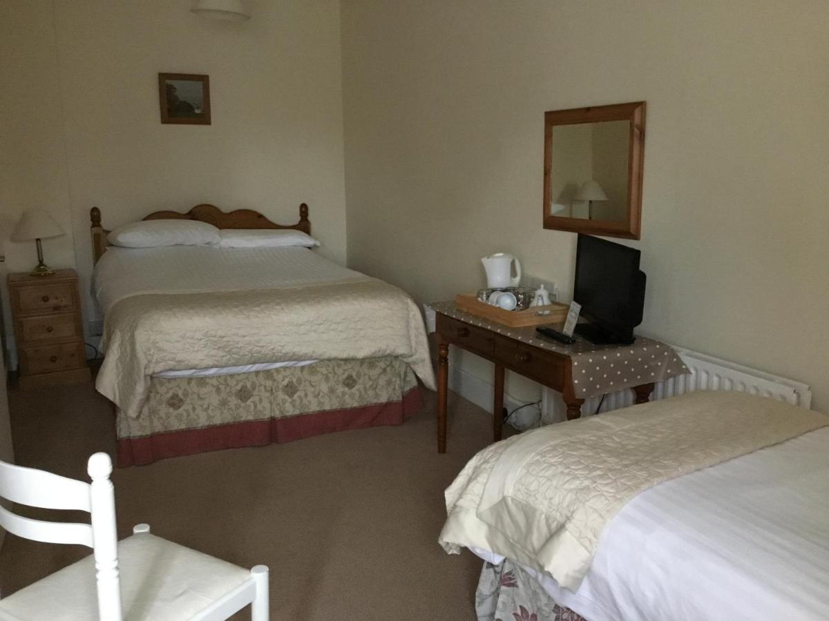 The Manor House Bed & Breakfast Crawley  Bagian luar foto