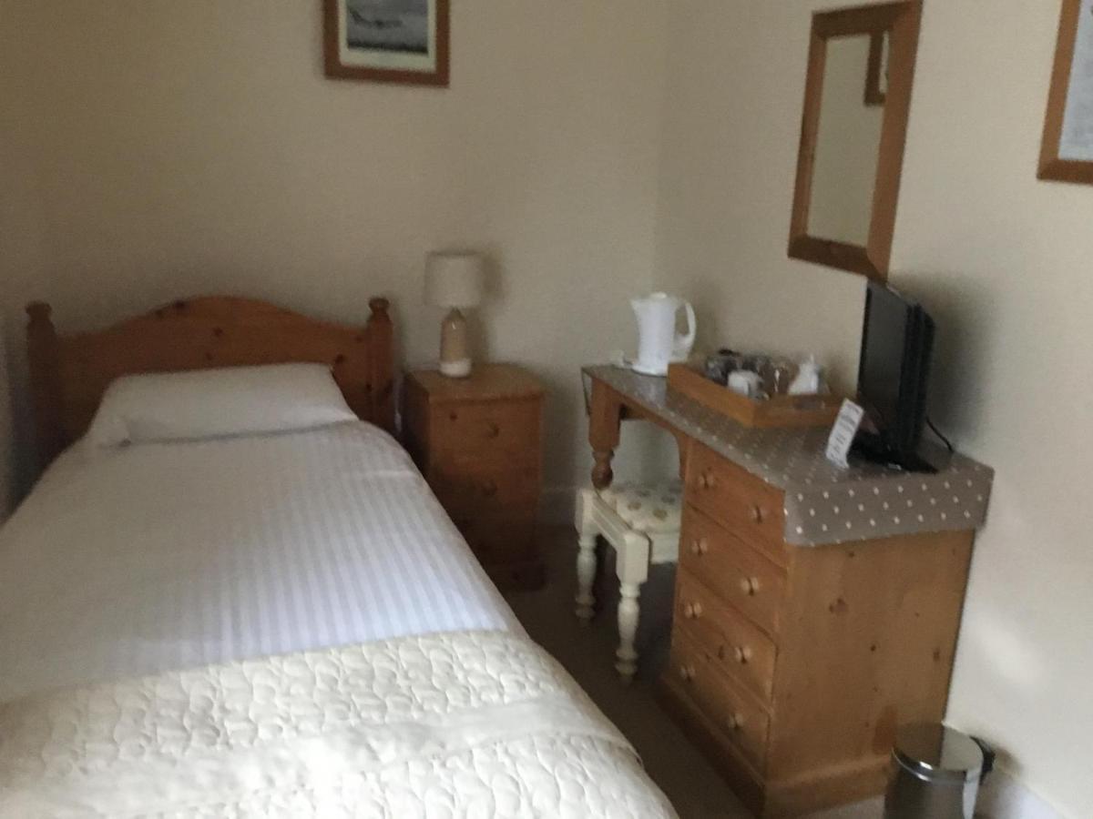 The Manor House Bed & Breakfast Crawley  Bagian luar foto