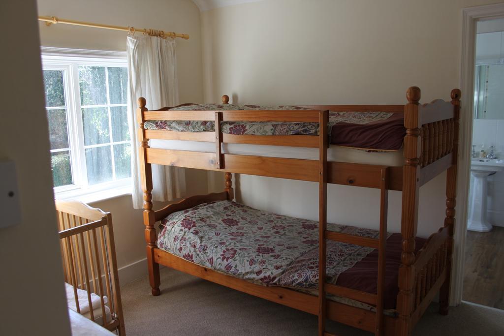 The Manor House Bed & Breakfast Crawley  Bagian luar foto