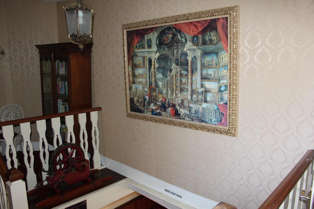The Manor House Bed & Breakfast Crawley  Bagian luar foto