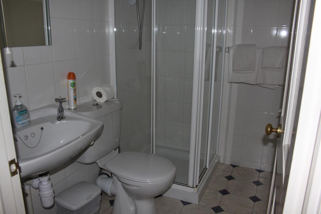 The Manor House Bed & Breakfast Crawley  Bagian luar foto