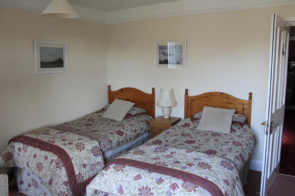 The Manor House Bed & Breakfast Crawley  Bagian luar foto