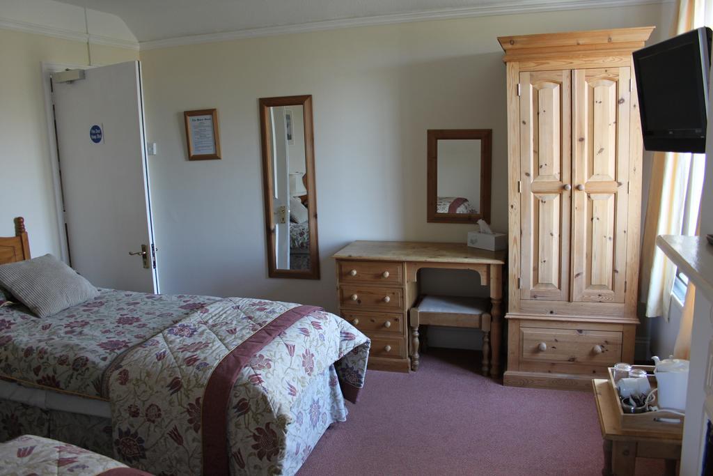 The Manor House Bed & Breakfast Crawley  Bagian luar foto