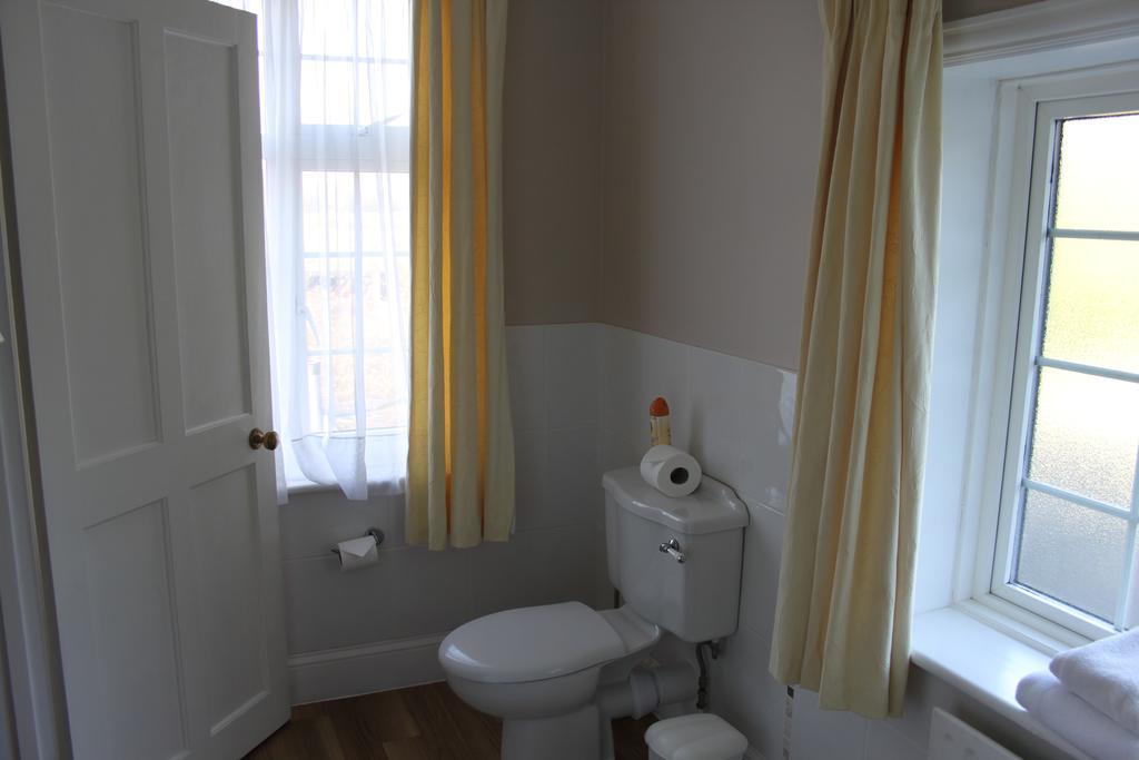 The Manor House Bed & Breakfast Crawley  Bagian luar foto