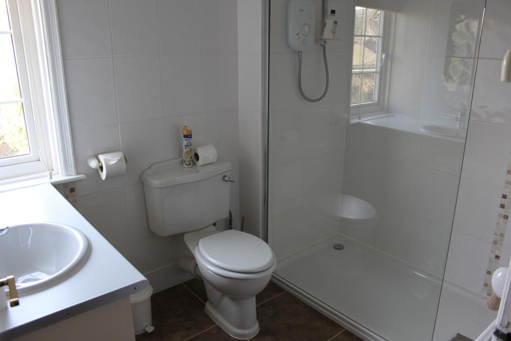 The Manor House Bed & Breakfast Crawley  Bagian luar foto