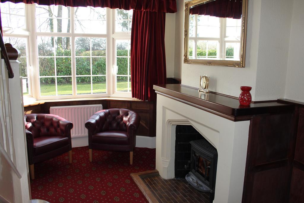 The Manor House Bed & Breakfast Crawley  Bagian luar foto