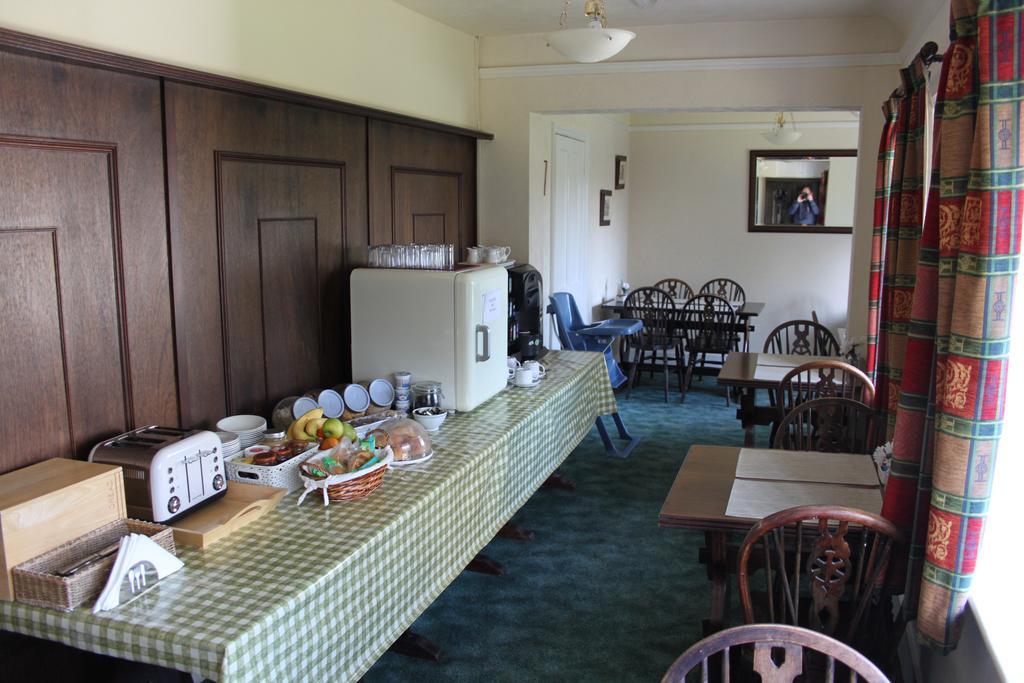 The Manor House Bed & Breakfast Crawley  Bagian luar foto