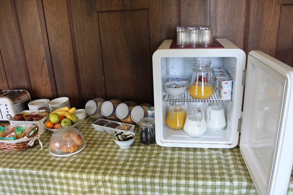 The Manor House Bed & Breakfast Crawley  Bagian luar foto