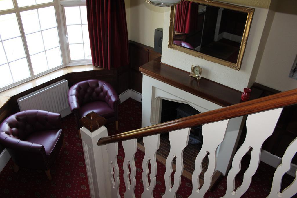 The Manor House Bed & Breakfast Crawley  Bagian luar foto